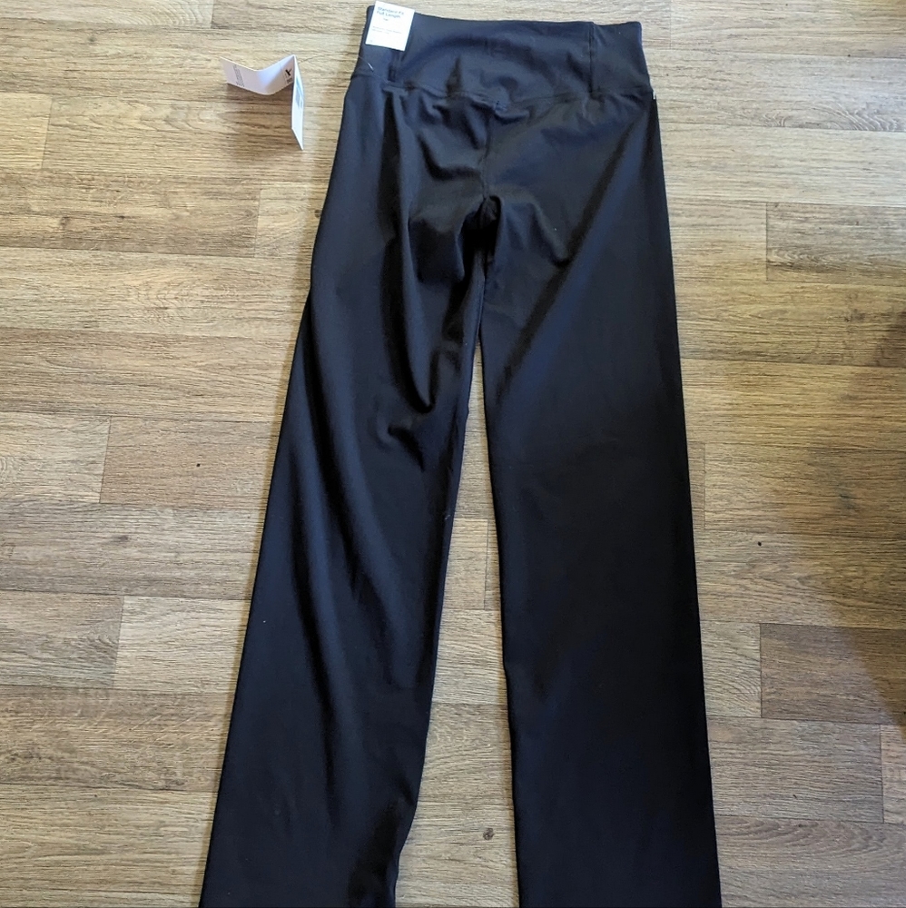 NWT Nike Full Length Training Pant Black Wide Leg Women Size Medium - Picture 4 of 8